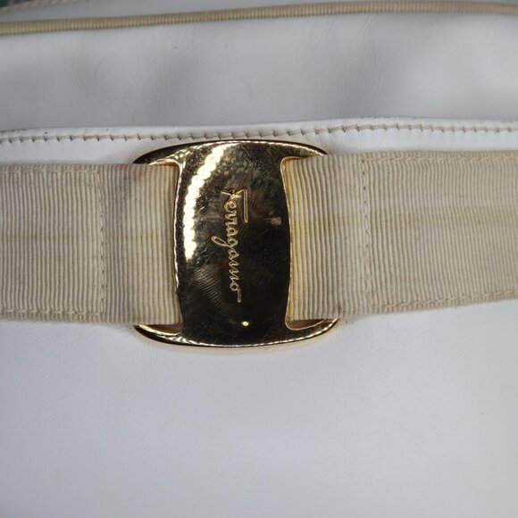 SALVATORE FERRAGAMO | Leather Crossbody Bag | Gold-Tone Hardware - Picture 6 of 10